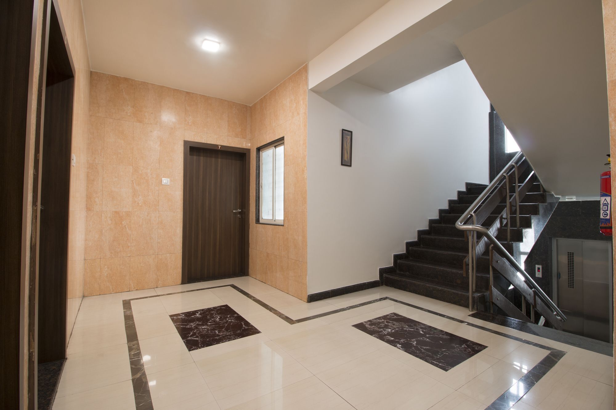 Oyo Baner Road Apartment *